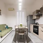 House Center Apartman *